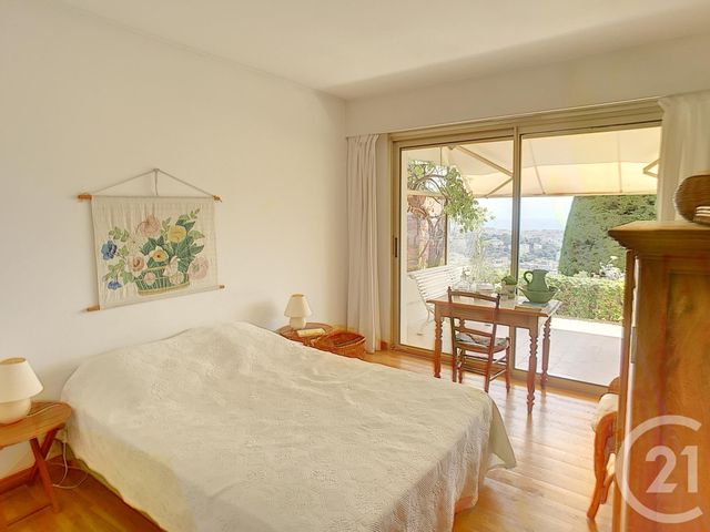 Afficher la photo en grand Appartement F3 à vendre - 3 pièces - 71.69 m2 - LE CANNET - 06 - PROVENCE-ALPES-COTE-D-AZUR - Century 21 Mistral L'Agence