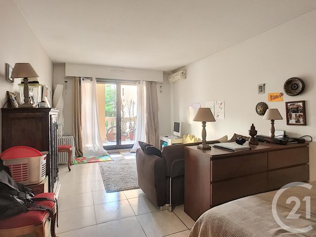 Afficher la photo en grand Appartement F2 à vendre - 2 pièces - 56.0 m2 - LE CANNET - 06 - PROVENCE-ALPES-COTE-D-AZUR - Century 21 Mistral L'Agence