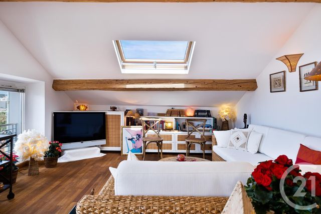 Appartement T2 à vendre - 2 pièces - 98.3 m2 - LE CANNET - 06 - PROVENCE-ALPES-COTE-D-AZUR - Century 21 Mistral L'Agence Appartement T2 à vendre - 2 pièces - 98.3 m2 - LE CANNET - 06 - PROVENCE-ALPES-COTE-D-AZUR - Century 21 Mistral L'Agence