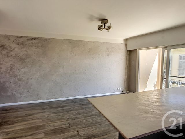 Appartement F3 à vendre - 3 pièces - 61.0 m2 - LE CANNET - 06 - PROVENCE-ALPES-COTE-D-AZUR - Century 21 Mistral L'Agence Appartement F3 à vendre - 3 pièces - 61.0 m2 - LE CANNET - 06 - PROVENCE-ALPES-COTE-D-AZUR - Century 21 Mistral L'Agence