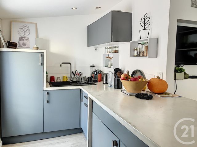 Afficher la photo en grand appartement à vendre - 2 pièces - 33.0 m2 - LE CANNET - 06 - PROVENCE-ALPES-COTE-D-AZUR - Century 21 Mistral L'Agence