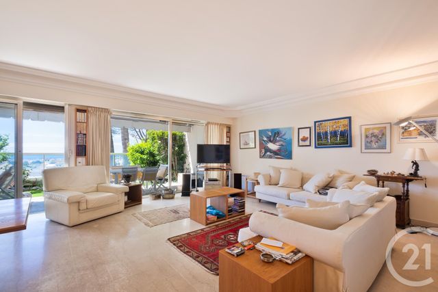 Appartement F3 à vendre - 3 pièces - 95.7 m2 - LE CANNET - 06 - PROVENCE-ALPES-COTE-D-AZUR - Century 21 Mistral L'Agence Appartement F3 à vendre - 3 pièces - 95.7 m2 - LE CANNET - 06 - PROVENCE-ALPES-COTE-D-AZUR - Century 21 Mistral L'Agence