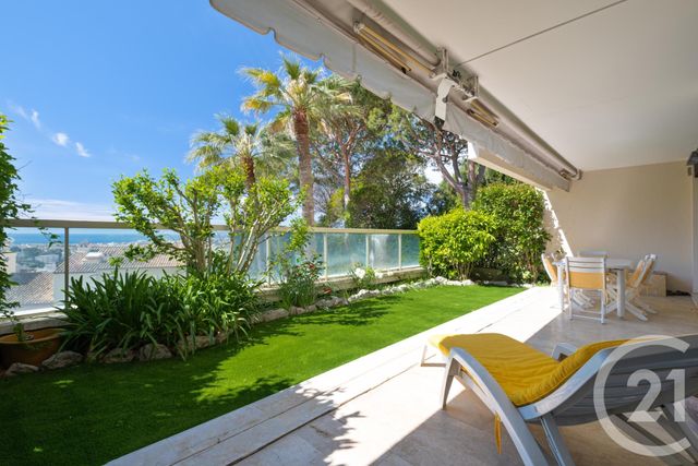 Appartement F3 à vendre - 3 pièces - 95.7 m2 - LE CANNET - 06 - PROVENCE-ALPES-COTE-D-AZUR - Century 21 Mistral L'Agence Appartement F3 à vendre - 3 pièces - 95.7 m2 - LE CANNET - 06 - PROVENCE-ALPES-COTE-D-AZUR - Century 21 Mistral L'Agence