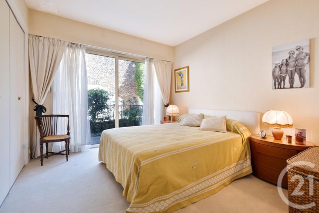 Appartement F3 à vendre - 3 pièces - 95.7 m2 - LE CANNET - 06 - PROVENCE-ALPES-COTE-D-AZUR - Century 21 Mistral L'Agence Appartement F3 à vendre - 3 pièces - 95.7 m2 - LE CANNET - 06 - PROVENCE-ALPES-COTE-D-AZUR - Century 21 Mistral L'Agence