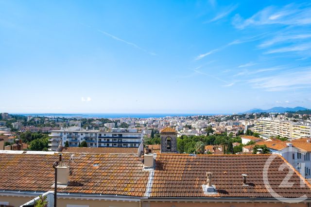 Afficher la photo en grand Appartement F3 à vendre - 3 pièces - 70.0 m2 - LE CANNET - 06 - PROVENCE-ALPES-COTE-D-AZUR - Century 21 Mistral L'Agence