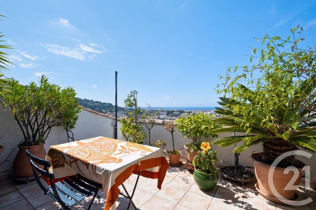 Afficher la photo en grand Appartement F3 à vendre - 3 pièces - 70.0 m2 - LE CANNET - 06 - PROVENCE-ALPES-COTE-D-AZUR - Century 21 Mistral L'Agence