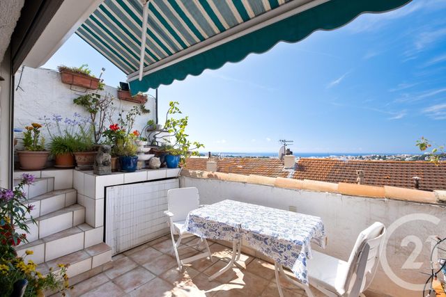 Afficher la photo en grand Appartement F3 à vendre - 3 pièces - 70.0 m2 - LE CANNET - 06 - PROVENCE-ALPES-COTE-D-AZUR - Century 21 Mistral L'Agence