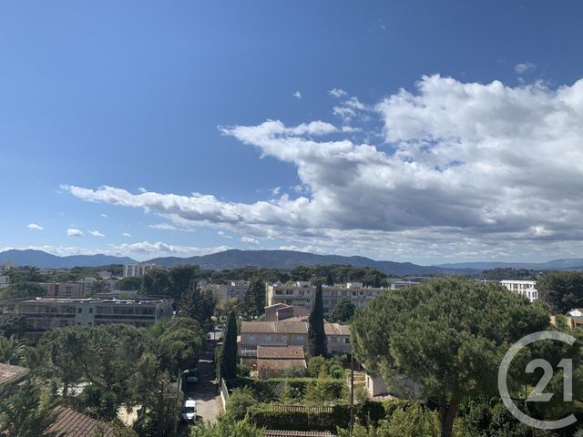 appartement à louer - 3 pièces - 73.0 m2 - LE CANNET - 06 - PROVENCE-ALPES-COTE-D-AZUR - Century 21 Mistral L'Agence appartement à louer - 3 pièces - 73.0 m2 - LE CANNET - 06 - PROVENCE-ALPES-COTE-D-AZUR - Century 21 Mistral L'Agence