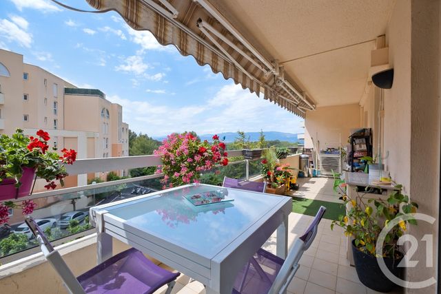 Appartement F4 à vendre - 4 pièces - 78.0 m2 - MOUGINS - 06 - PROVENCE-ALPES-COTE-D-AZUR - Century 21 Mistral L'Agence Appartement F4 à vendre - 4 pièces - 78.0 m2 - MOUGINS - 06 - PROVENCE-ALPES-COTE-D-AZUR - Century 21 Mistral L'Agence