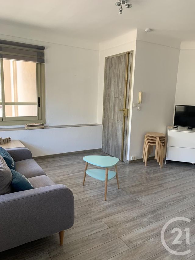 Appartement T2 à louer - 2 pièces - 30.0 m2 - CANNES - 06 - PROVENCE-ALPES-COTE-D-AZUR - Century 21 Mistral L'Agence Appartement T2 à louer - 2 pièces - 30.0 m2 - CANNES - 06 - PROVENCE-ALPES-COTE-D-AZUR - Century 21 Mistral L'Agence