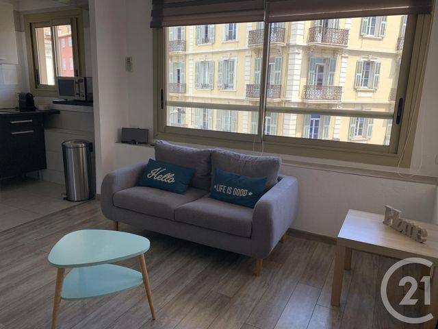 Appartement T2 à louer - 2 pièces - 30.0 m2 - CANNES - 06 - PROVENCE-ALPES-COTE-D-AZUR - Century 21 Mistral L'Agence Appartement T2 à louer - 2 pièces - 30.0 m2 - CANNES - 06 - PROVENCE-ALPES-COTE-D-AZUR - Century 21 Mistral L'Agence