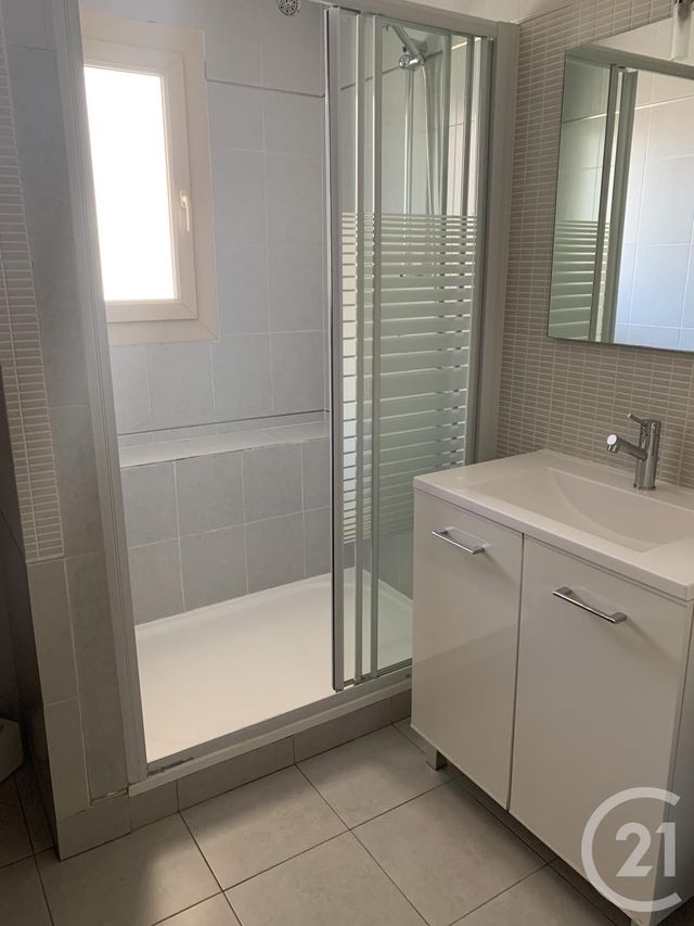Appartement T2 à louer - 2 pièces - 30.0 m2 - CANNES - 06 - PROVENCE-ALPES-COTE-D-AZUR - Century 21 Mistral L'Agence Appartement T2 à louer - 2 pièces - 30.0 m2 - CANNES - 06 - PROVENCE-ALPES-COTE-D-AZUR - Century 21 Mistral L'Agence