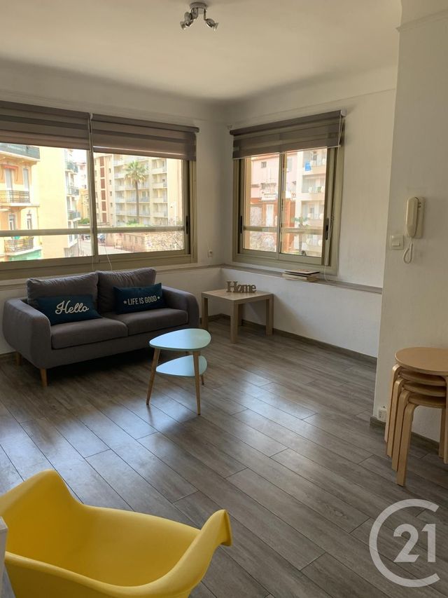 Appartement T2 à louer - 2 pièces - 30.0 m2 - CANNES - 06 - PROVENCE-ALPES-COTE-D-AZUR - Century 21 Mistral L'Agence Appartement T2 à louer - 2 pièces - 30.0 m2 - CANNES - 06 - PROVENCE-ALPES-COTE-D-AZUR - Century 21 Mistral L'Agence