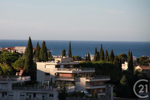 Appartement F2 à louer - 2 pièces - 46.0 m2 - LE CANNET - 06 - PROVENCE-ALPES-COTE-D-AZUR - Century 21 Mistral L'Agence Appartement F2 à louer - 2 pièces - 46.0 m2 - LE CANNET - 06 - PROVENCE-ALPES-COTE-D-AZUR - Century 21 Mistral L'Agence