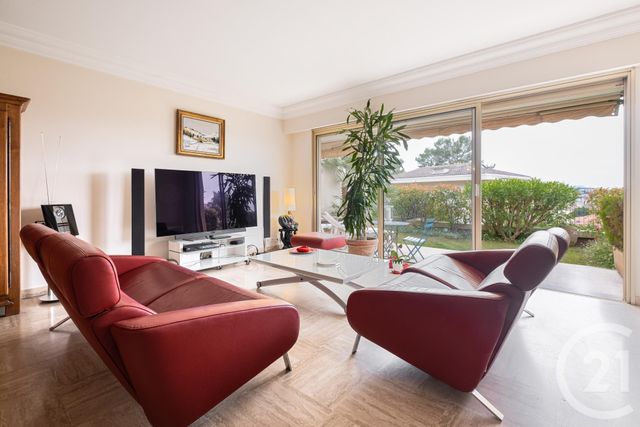 Afficher la photo en grand Appartement F4 à vendre - 4 pièces - 110.0 m2 - LE CANNET - 06 - PROVENCE-ALPES-COTE-D-AZUR - Century 21 Mistral L'Agence