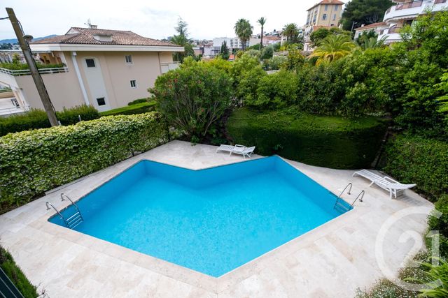 Afficher la photo en grand Appartement F4 à vendre - 4 pièces - 110.0 m2 - LE CANNET - 06 - PROVENCE-ALPES-COTE-D-AZUR - Century 21 Mistral L'Agence