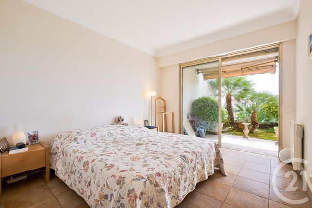 Afficher la photo en grand Appartement F4 à vendre - 4 pièces - 110.0 m2 - LE CANNET - 06 - PROVENCE-ALPES-COTE-D-AZUR - Century 21 Mistral L'Agence