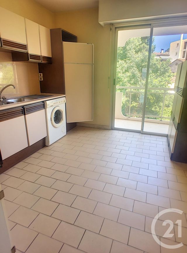 Afficher la photo en grand appartement à louer - 3 pièces - 77.0 m2 - LE CANNET - 06 - PROVENCE-ALPES-COTE-D-AZUR - Century 21 Mistral L'Agence