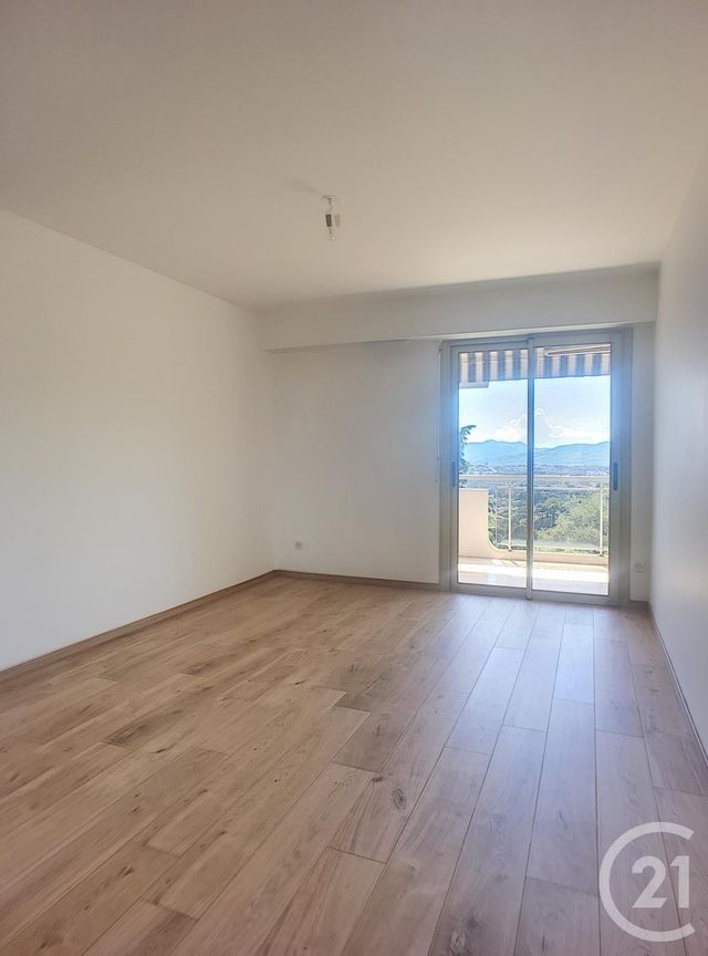 Afficher la photo en grand appartement à louer - 3 pièces - 77.0 m2 - LE CANNET - 06 - PROVENCE-ALPES-COTE-D-AZUR - Century 21 Mistral L'Agence