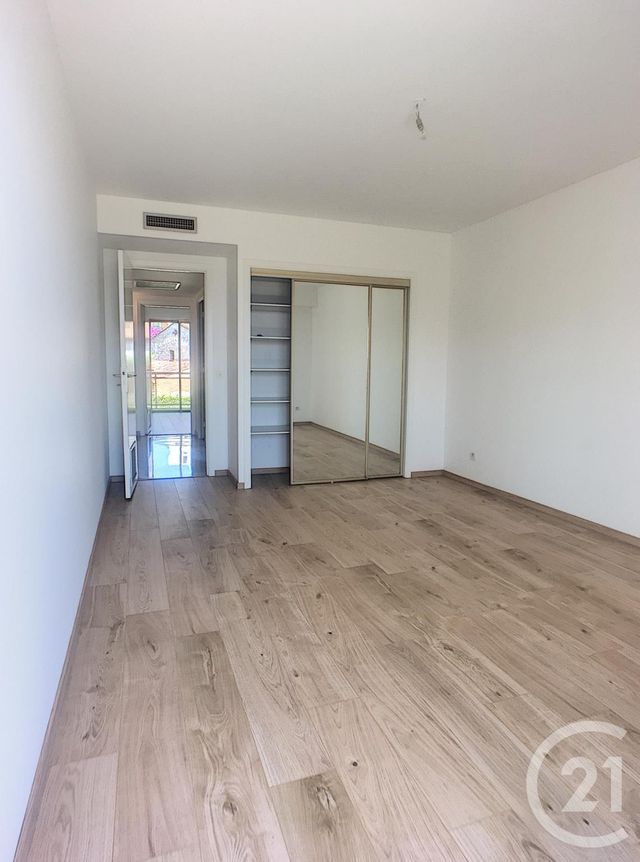 Afficher la photo en grand appartement à louer - 3 pièces - 77.0 m2 - LE CANNET - 06 - PROVENCE-ALPES-COTE-D-AZUR - Century 21 Mistral L'Agence
