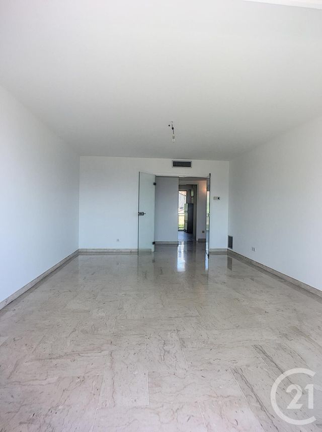 Afficher la photo en grand appartement à louer - 3 pièces - 77.0 m2 - LE CANNET - 06 - PROVENCE-ALPES-COTE-D-AZUR - Century 21 Mistral L'Agence
