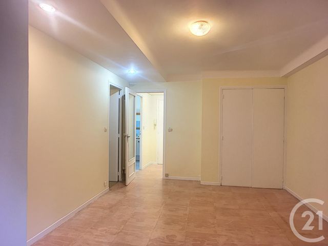 Afficher la photo en grand Studio à louer - 1 pièce - 28.0 m2 - LE CANNET - 06 - PROVENCE-ALPES-COTE-D-AZUR - Century 21 Mistral L'Agence