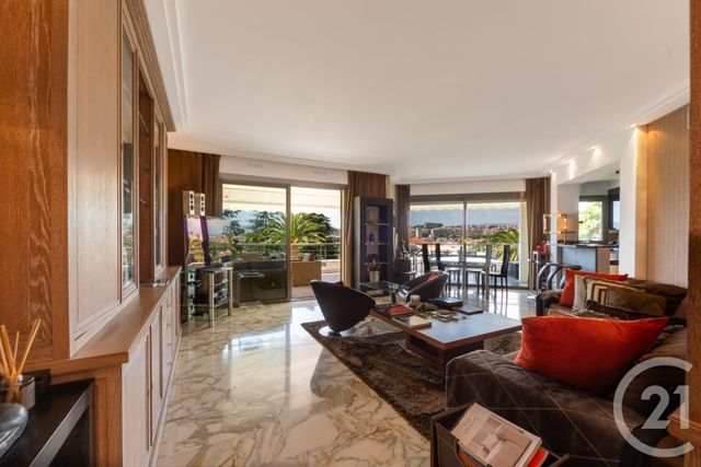Appartement F3 à vendre - 3 pièces - 93.78 m2 - LE CANNET - 06 - PROVENCE-ALPES-COTE-D-AZUR - Century 21 Mistral L'Agence