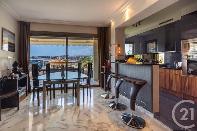 Appartement F3 à vendre - 3 pièces - 93.78 m2 - LE CANNET - 06 - PROVENCE-ALPES-COTE-D-AZUR - Century 21 Mistral L'Agence