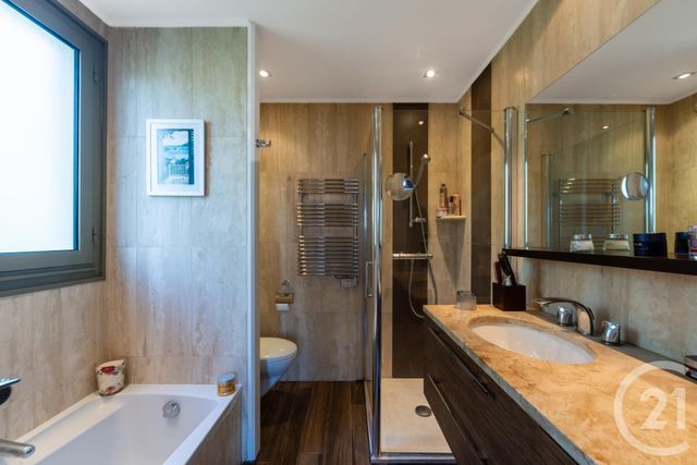 Appartement F3 à vendre - 3 pièces - 93.78 m2 - LE CANNET - 06 - PROVENCE-ALPES-COTE-D-AZUR - Century 21 Mistral L'Agence