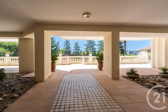 Appartement F3 à vendre - 3 pièces - 93.78 m2 - LE CANNET - 06 - PROVENCE-ALPES-COTE-D-AZUR - Century 21 Mistral L'Agence