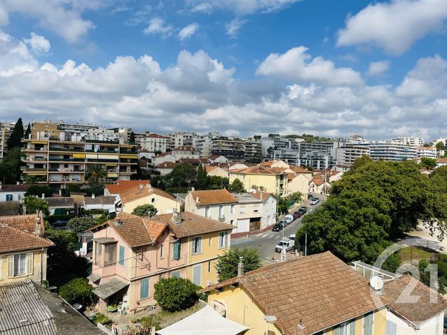 Appartement F2 à vendre - 2 pièces - 51.2 m2 - LE CANNET - 06 - PROVENCE-ALPES-COTE-D-AZUR - Century 21 Mistral L'Agence