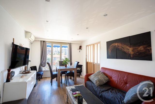 Afficher la photo en grand Appartement F3 à vendre - 3 pièces - 58.0 m2 - LE CANNET - 06 - PROVENCE-ALPES-COTE-D-AZUR - Century 21 Mistral L'Agence