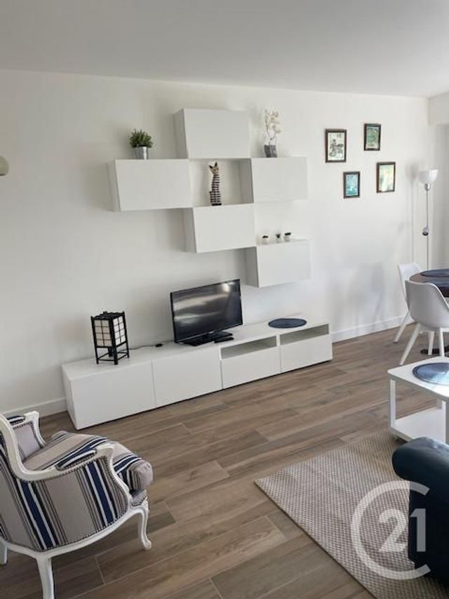 Appartement F2 à louer - 2 pièces - 55.32 m2 - CANNES - 06 - PROVENCE-ALPES-COTE-D-AZUR - Century 21 Mistral L'Agence