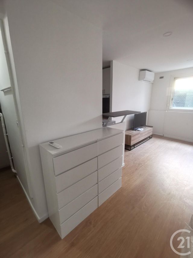 Appartement F1 à louer - 1 pièce - 26.0 m2 - LE CANNET - 06 - PROVENCE-ALPES-COTE-D-AZUR - Century 21 Mistral L'Agence