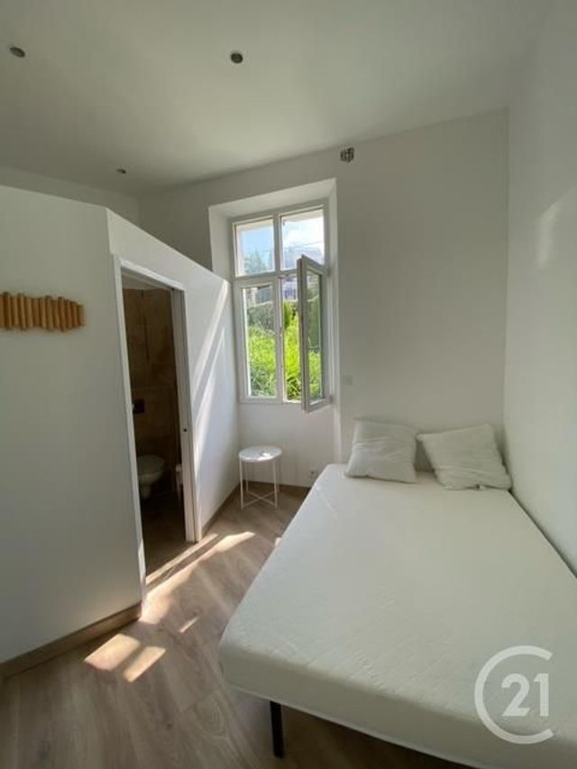 Appartement à louer - 2 pièces - 28.0 m2 - LE CANNET - 06 - PROVENCE-ALPES-COTE-D-AZUR - Century 21 Mistral L'Agence