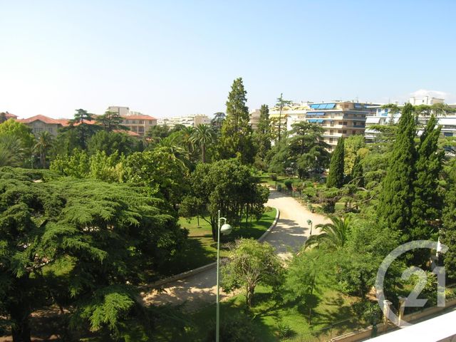 Appartement F3 à vendre - 3 pièces - 58.0 m2 - LE CANNET - 06 - PROVENCE-ALPES-COTE-D-AZUR - Century 21 Mistral L'Agence