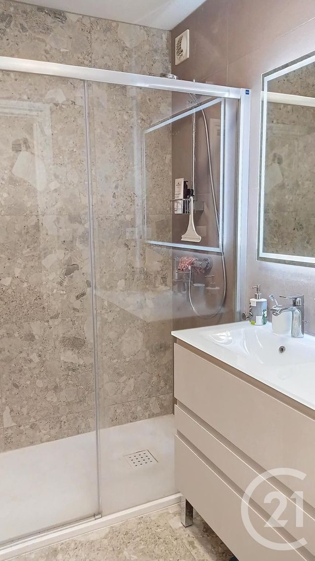 Appartement F4 à vendre - 4 pièces - 90.0 m2 - LE CANNET - 06 - PROVENCE-ALPES-COTE-D-AZUR - Century 21 Mistral L'Agence