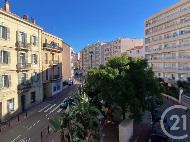 Afficher la photo en grand Appartement T2 à vendre - 2 pièces - 30.0 m2 - CANNES - 06 - PROVENCE-ALPES-COTE-D-AZUR - Century 21 Mistral L'Agence