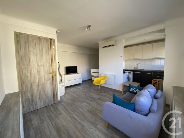 Afficher la photo en grand Appartement T2 à vendre - 2 pièces - 30.0 m2 - CANNES - 06 - PROVENCE-ALPES-COTE-D-AZUR - Century 21 Mistral L'Agence