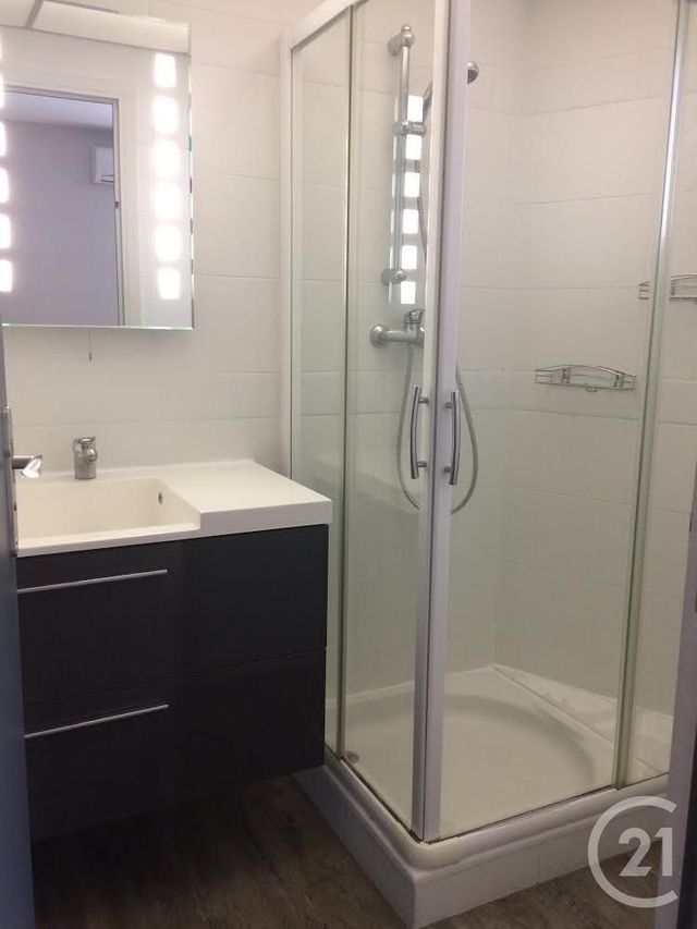 Appartement à louer - 3 pièces - 81.13 m2 - LE CANNET - 06 - PROVENCE-ALPES-COTE-D-AZUR - Century 21 Mistral L'Agence