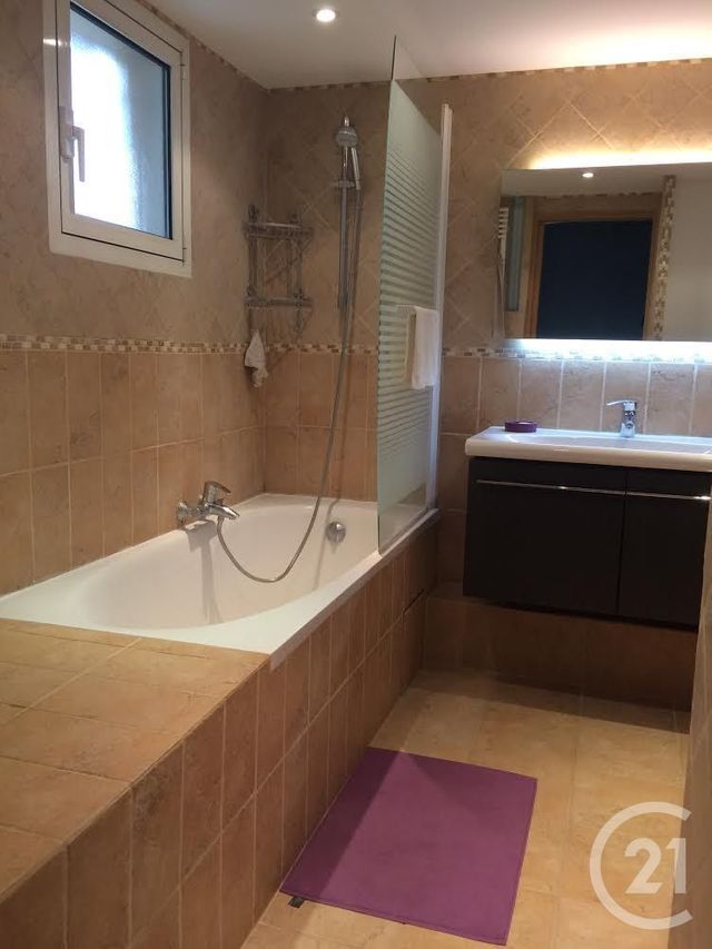 Appartement à louer - 3 pièces - 81.13 m2 - LE CANNET - 06 - PROVENCE-ALPES-COTE-D-AZUR - Century 21 Mistral L'Agence