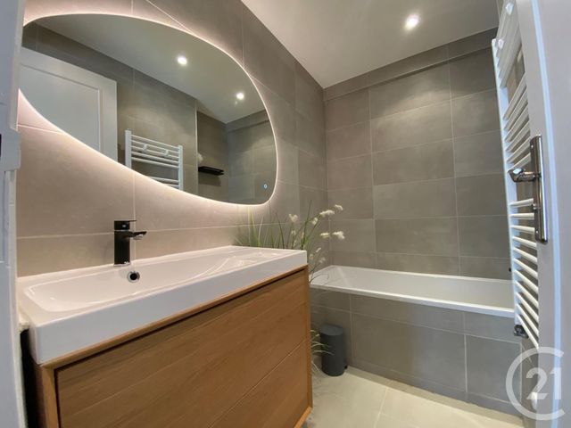 Appartement F3 à vendre - 3 pièces - 71.82 m2 - LE CANNET - 06 - PROVENCE-ALPES-COTE-D-AZUR - Century 21 Mistral L'Agence