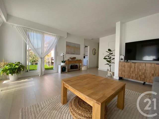 Appartement à vendre - 2 pièces - 54.2 m2 - LE CANNET - 06 - PROVENCE-ALPES-COTE-D-AZUR - Century 21 Mistral L'Agence