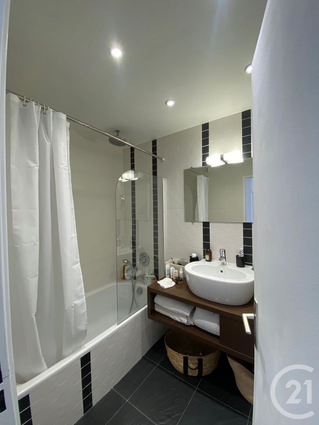 Appartement à vendre - 2 pièces - 54.2 m2 - LE CANNET - 06 - PROVENCE-ALPES-COTE-D-AZUR - Century 21 Mistral L'Agence