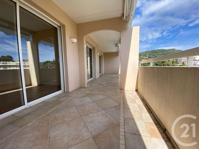 Appartement F4 à vendre - 4 pièces - 94.78 m2 - LE CANNET - 06 - PROVENCE-ALPES-COTE-D-AZUR - Century 21 Mistral L'Agence
