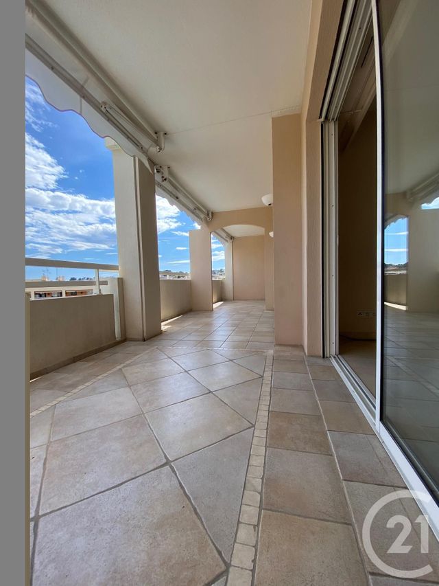 Appartement F4 à vendre - 4 pièces - 94.78 m2 - LE CANNET - 06 - PROVENCE-ALPES-COTE-D-AZUR - Century 21 Mistral L'Agence