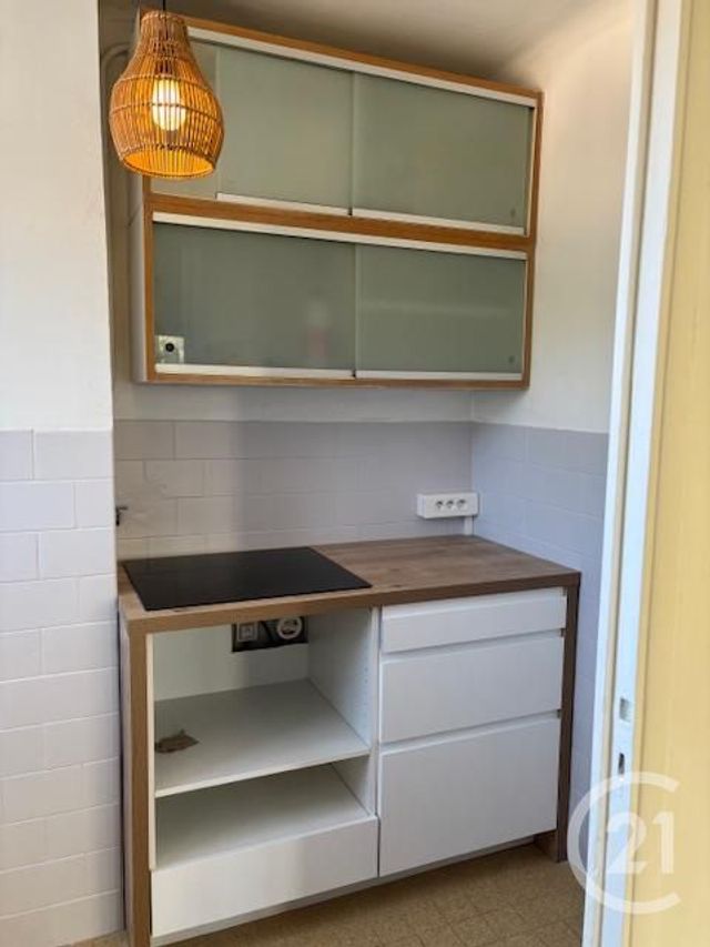 Appartement F1 à louer - 1 pièce - 28.89 m2 - LE CANNET - 06 - PROVENCE-ALPES-COTE-D-AZUR - Century 21 Mistral L'Agence