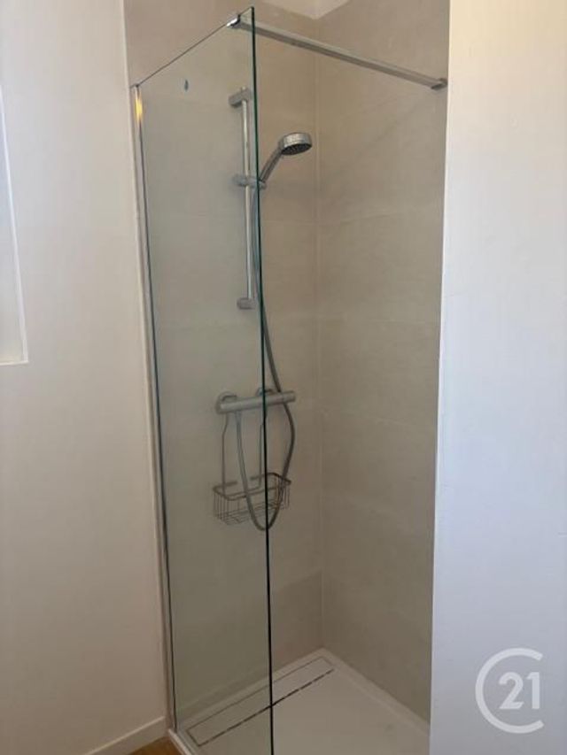 Appartement F1 à louer - 1 pièce - 28.89 m2 - LE CANNET - 06 - PROVENCE-ALPES-COTE-D-AZUR - Century 21 Mistral L'Agence