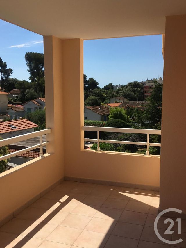 Appartement à vendre - 2 pièces - 46.41 m2 - LE CANNET - 06 - PROVENCE-ALPES-COTE-D-AZUR - Century 21 Mistral L'Agence