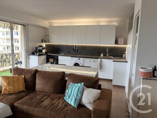 Appartement F3 à louer - 3 pièces - 62.91 m2 - LE CANNET - 06 - PROVENCE-ALPES-COTE-D-AZUR - Century 21 Mistral L'Agence